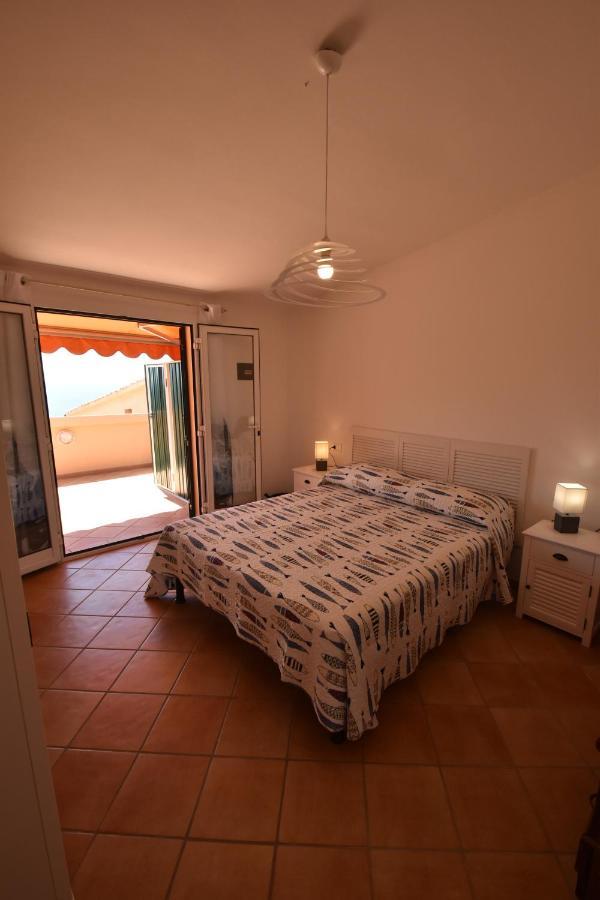 Spiaggia di CavoliRoute 25 - Cavoli - Vista Mare, Con Clima, Terrazza E Posto Autoアパートメント エクステリア 写真